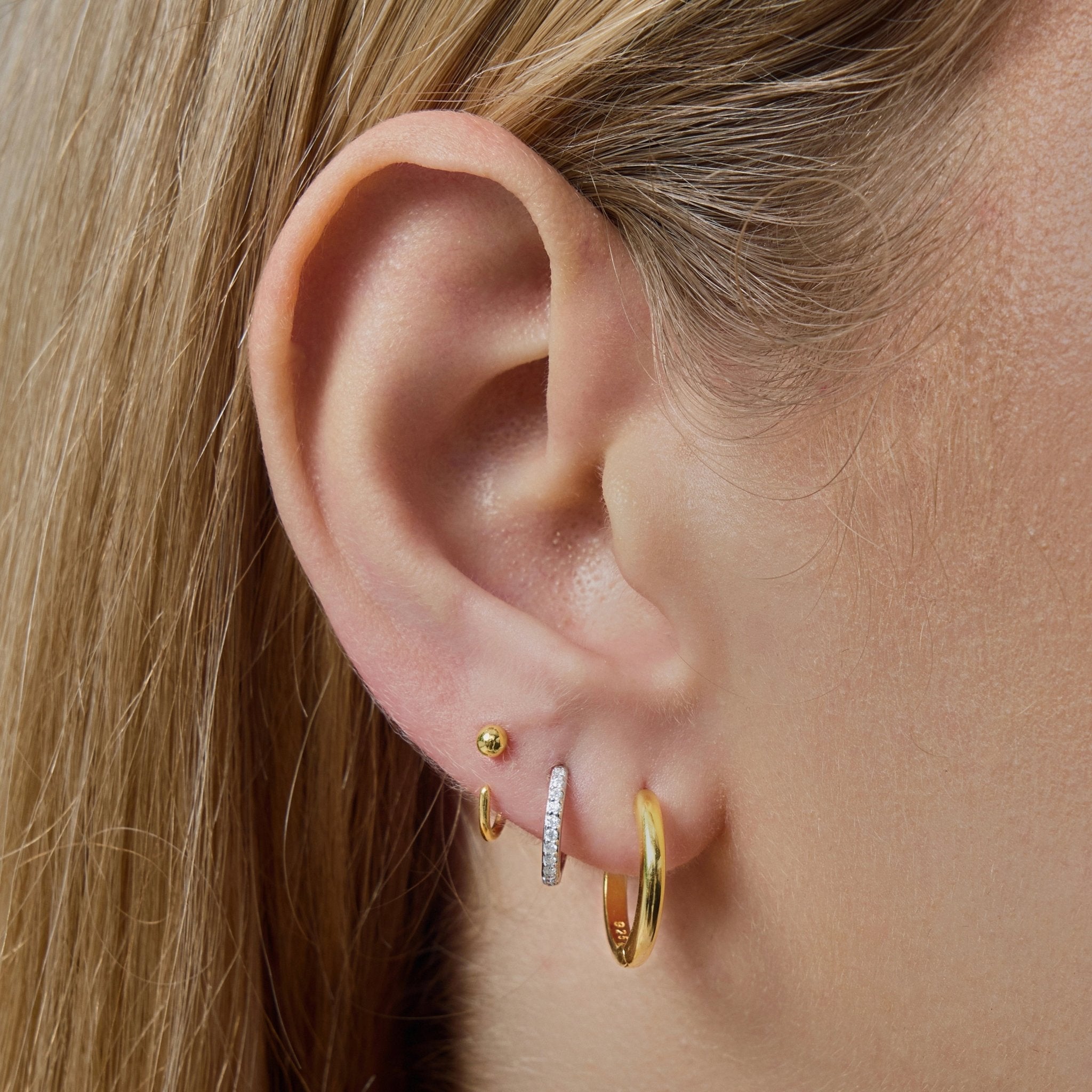 Balance Medium Hoops